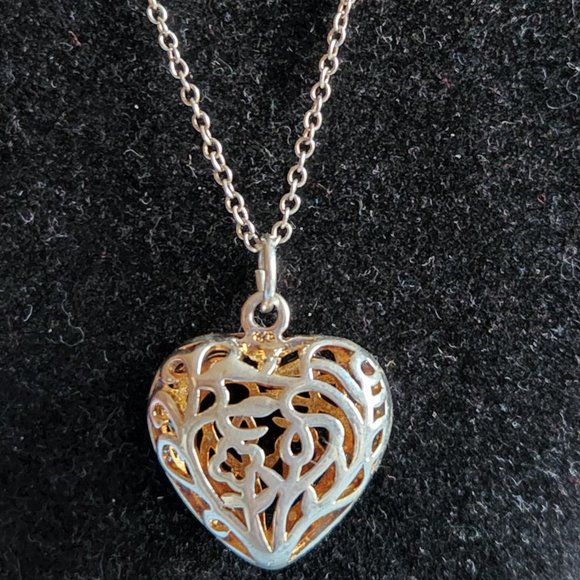 Vintage Sterling Silver Necklace with Scroll Heart pendant.  Hollow 6.3g 16" - Picture 3 of 5